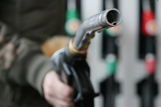 Dólar em alta elimina efeito de subsídio, e preço do diesel deve subir em setembro