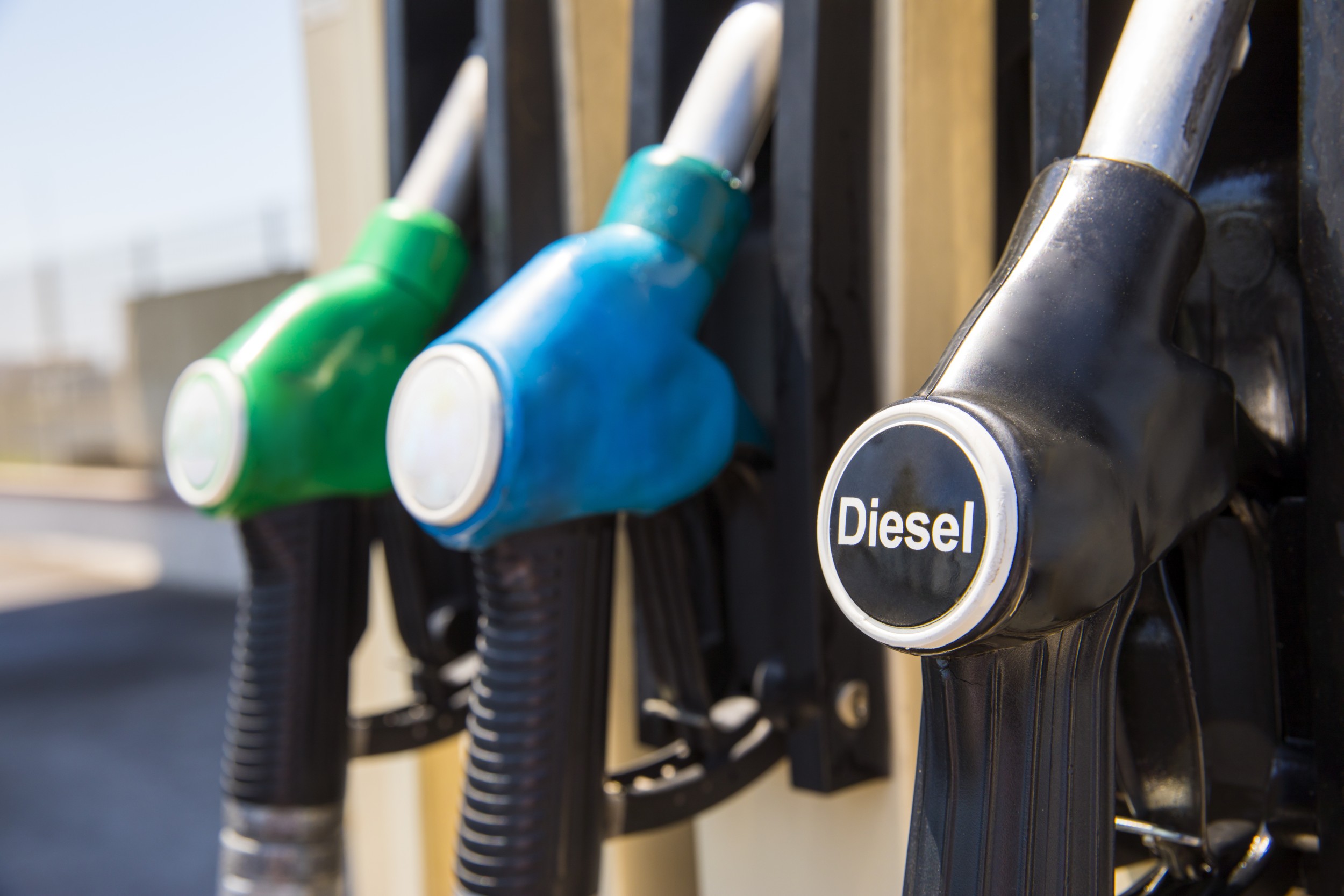 Petrobras corta preço da gasolina na refinaria em 2,73%; mantém diesel