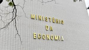 Ministério da Economia vê faturamento cair em 39 de 41 setores no Brasil por Covid-19