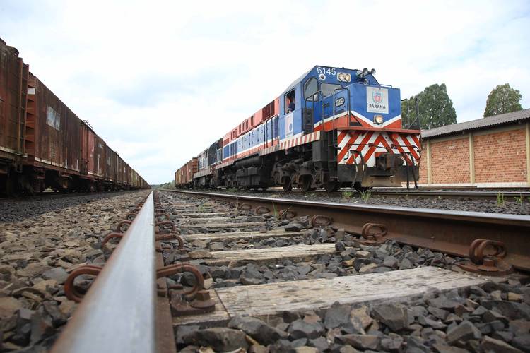 Ferroeste amplia operação e fecha quadrimestre com resultado recorde