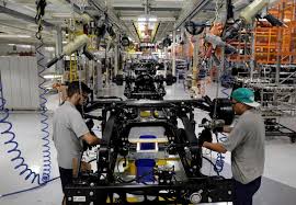 Com Covid-19, produção industrial cai 18,8% em abril, pior resultado em 18 anos