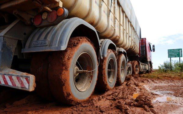 Só 12,4% das rodovias são pavimentadas