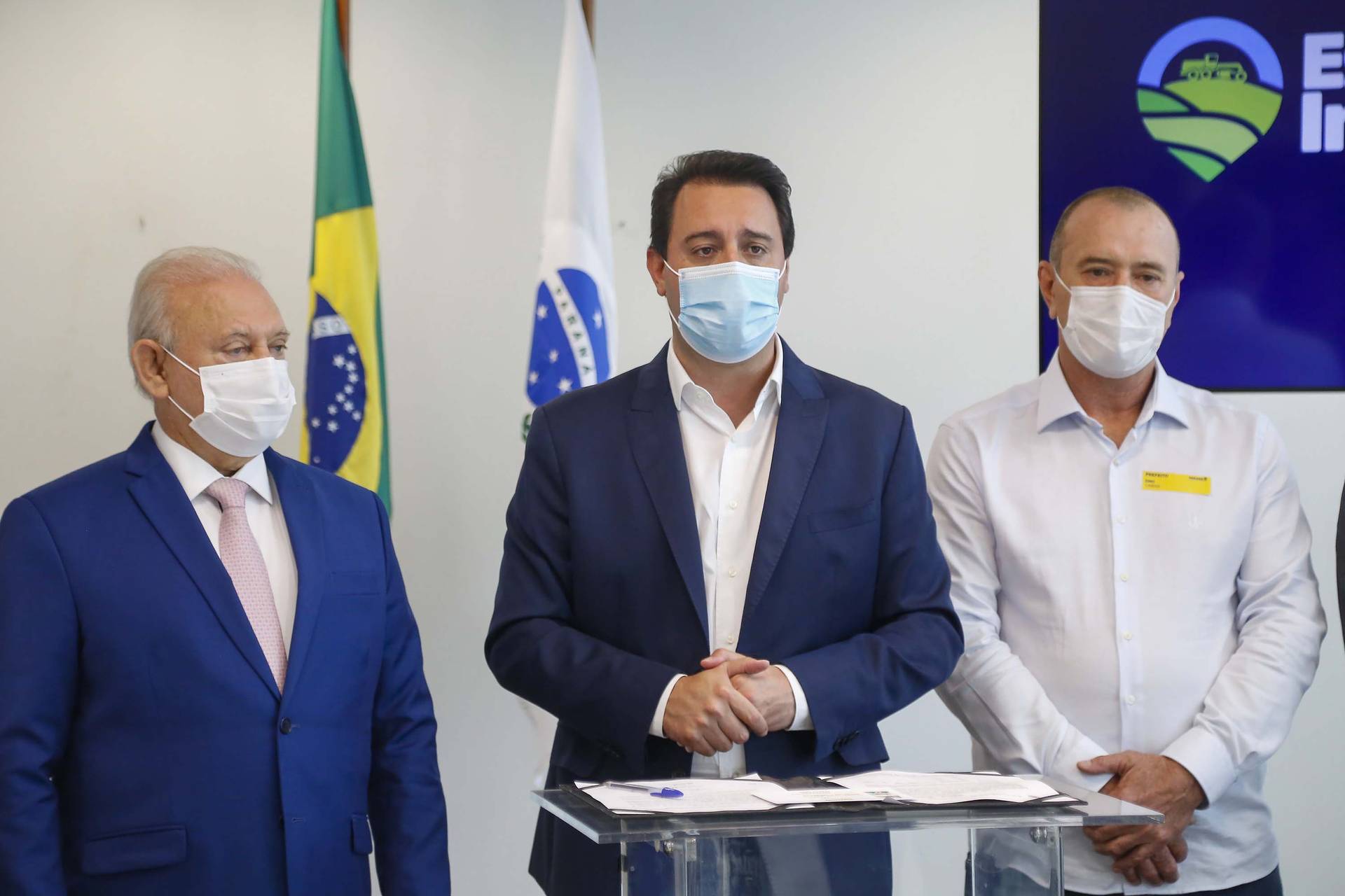 Governador libera R$ 27,7 milhões para pavimentação de 91 quilômetros de estradas rurais do Paraná 