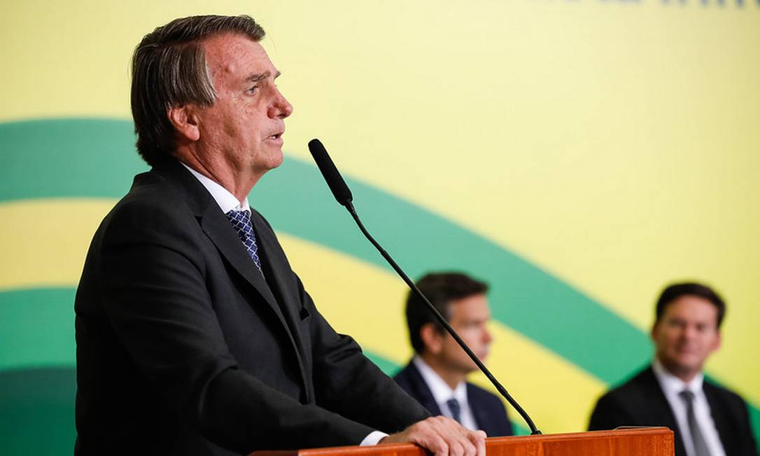 Presidente Jair Bolsonaro apoia a manutenção da desoneração da folha de pagamento por mais 2 anos