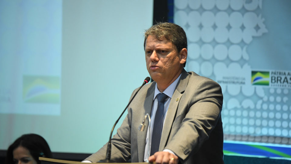Ministro da Infraestrutura apresenta rodovias paranaenses a investidores espanhóis