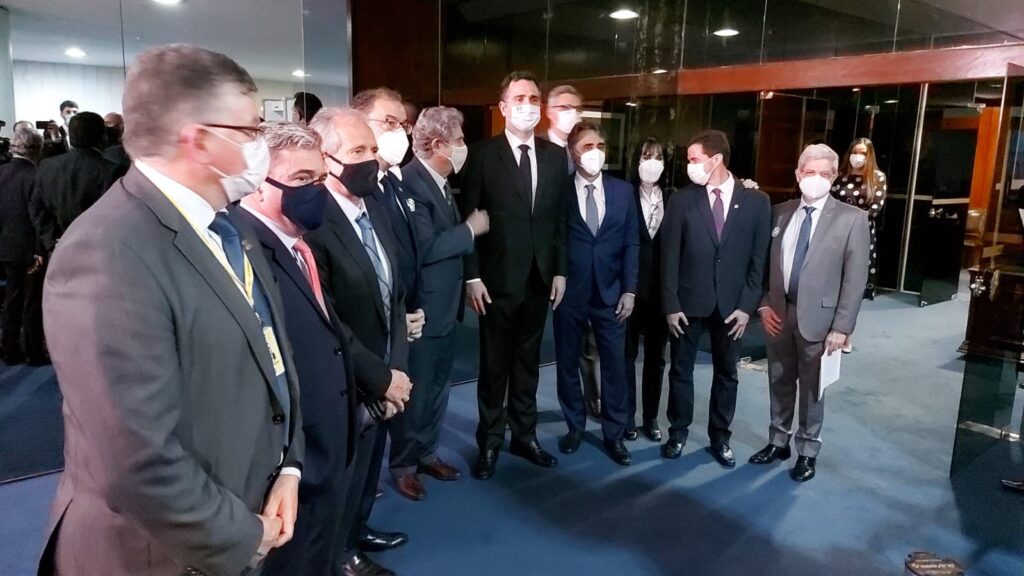 Presidente da NTC&Logística participa de reunião sobre a desoneração da folha com o presidente do Senado