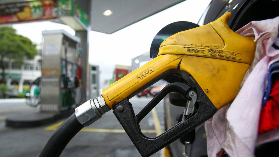 ICMS da gasolina zerado e combustível mais barato em 2022