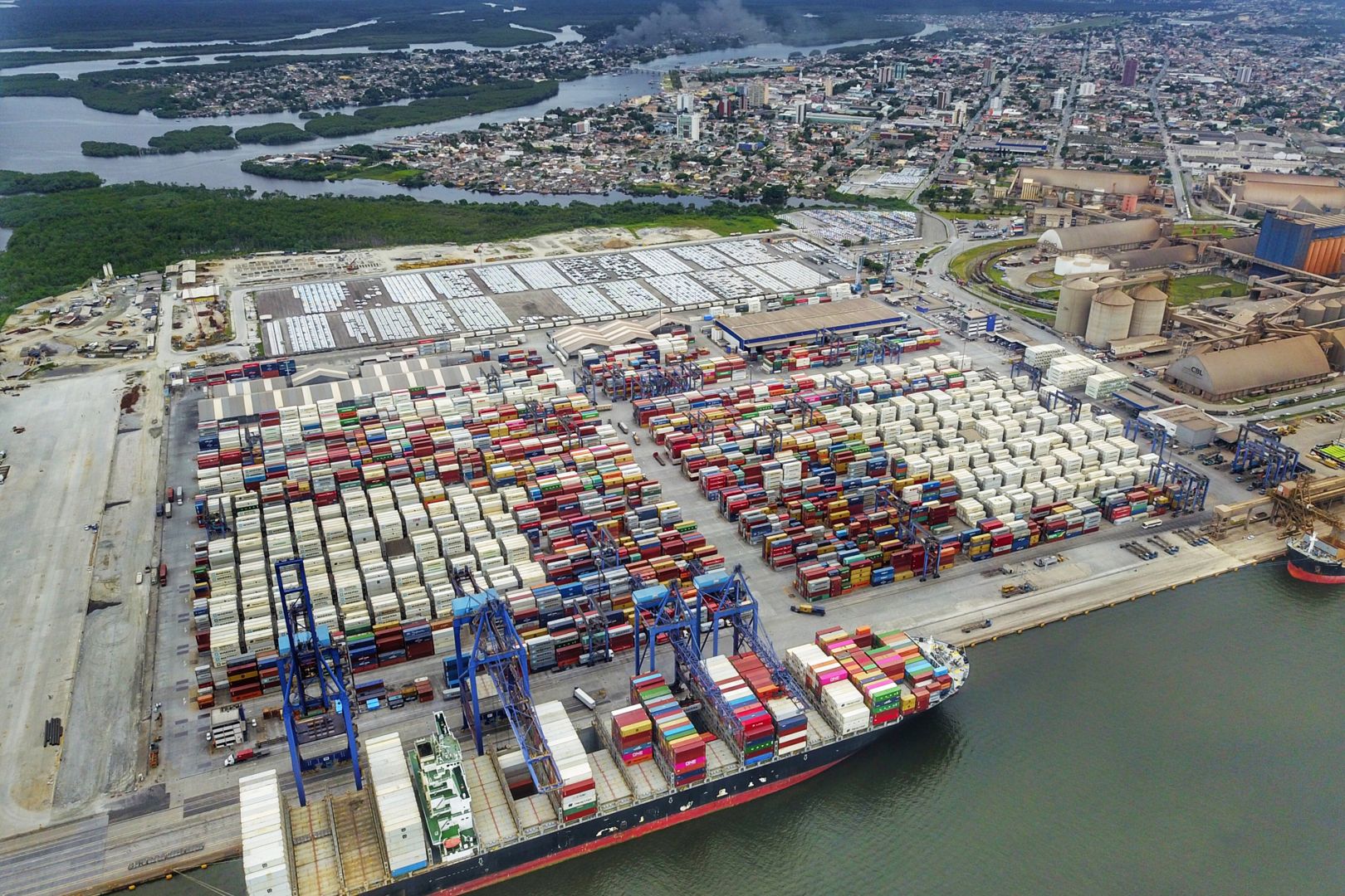 Logística: Porto de Paranaguá exporta 24% mais cargas em contêineres em janeiro