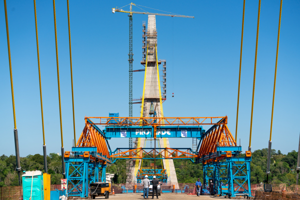 Com 81% das obras concluídas, Ponte que liga Paraná e Paraguai deve ficar pronta no 3º trimestre