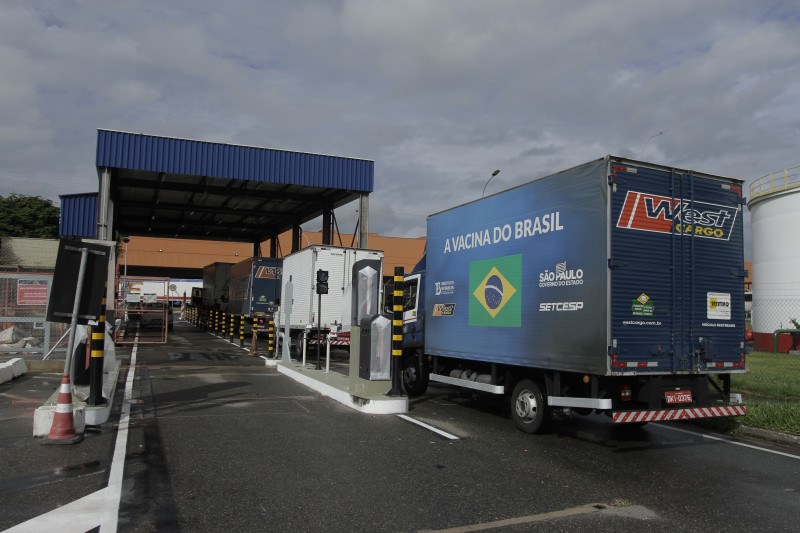 Protesto na Receita atrasa liberação de cargas
