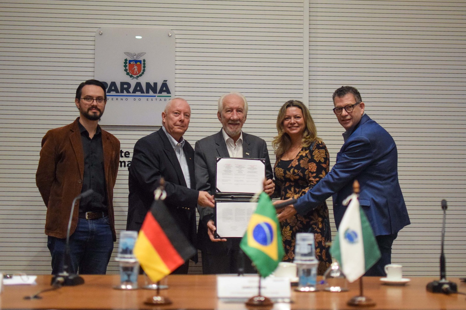 Paraná assina acordo com estado alemão sobre energia renovável e tecnologias ambientais