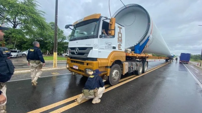 Operação de Cargas Indivisíveis da PRF fortalece a segurança viária e reduz acidentes