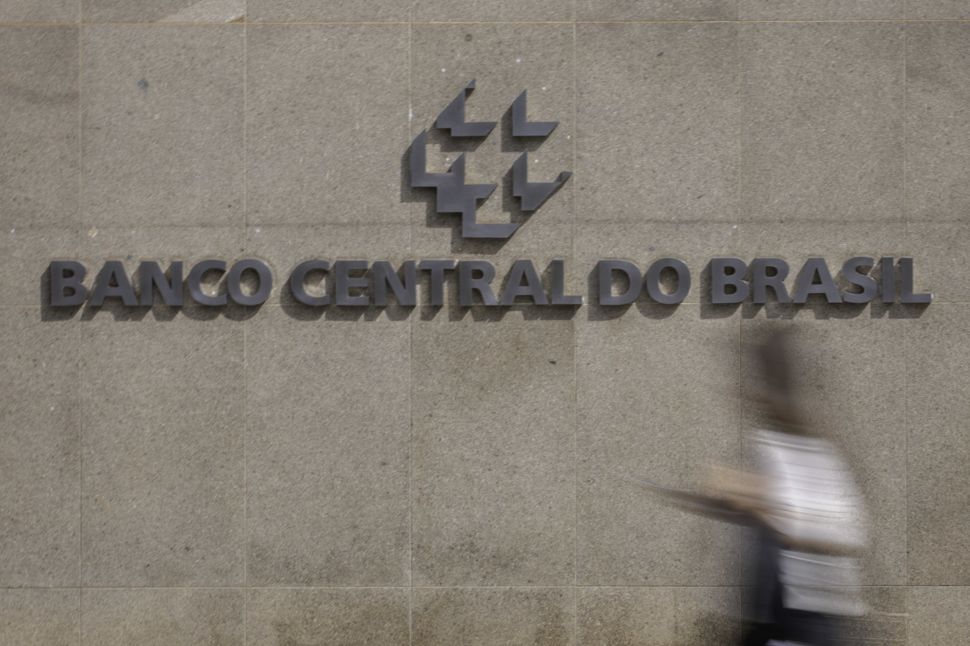 Copom deve congelar Selic, mas governo projeta sinais para início de cortes