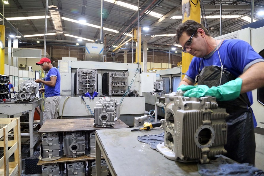 Produção da indústria cai 0,9% no Paraná