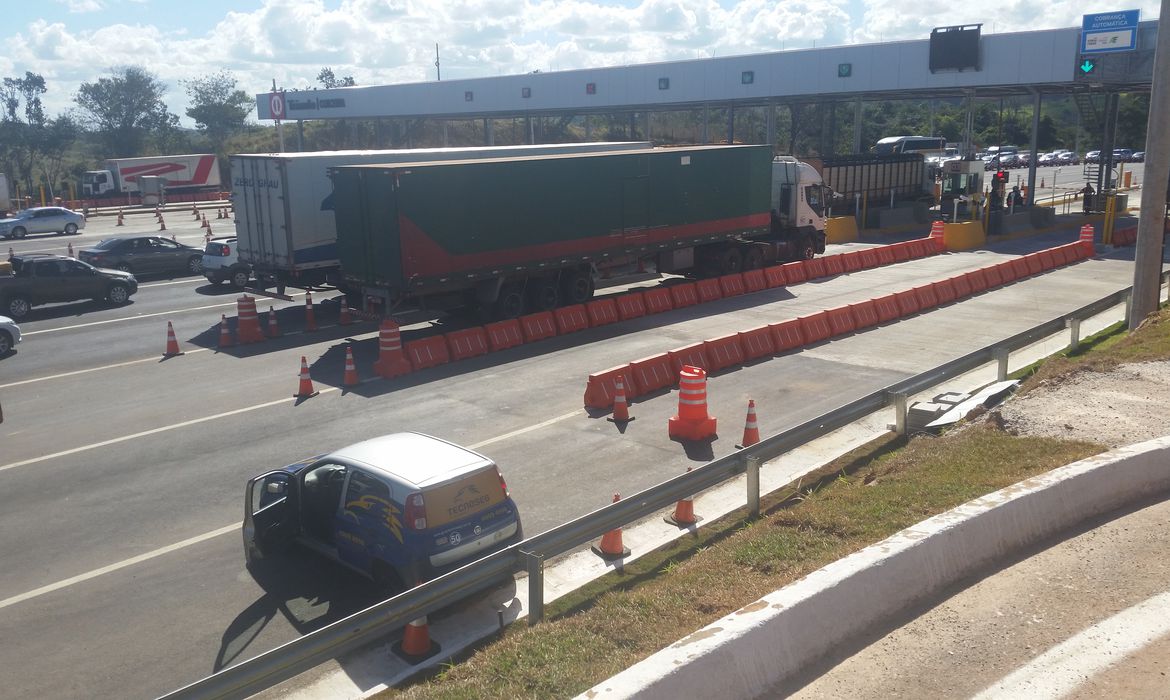 Leilão de concessão de rodovias do Paraná reduz tarifas em até 38,18%