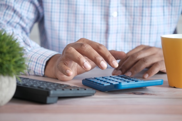 Índice de endividados cai no Paraná em agosto