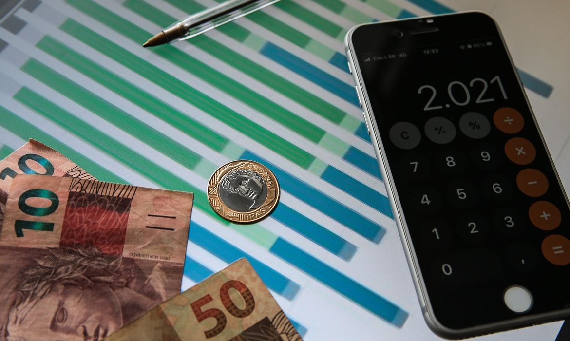 Mercado financeiro eleva estimativa de crescimento da economia em 2023