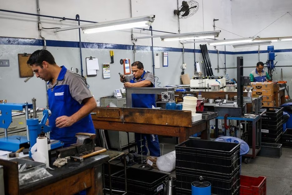 Índice de confiança da indústria cai em 21 dos 29 setores em setembro, aponta CNI