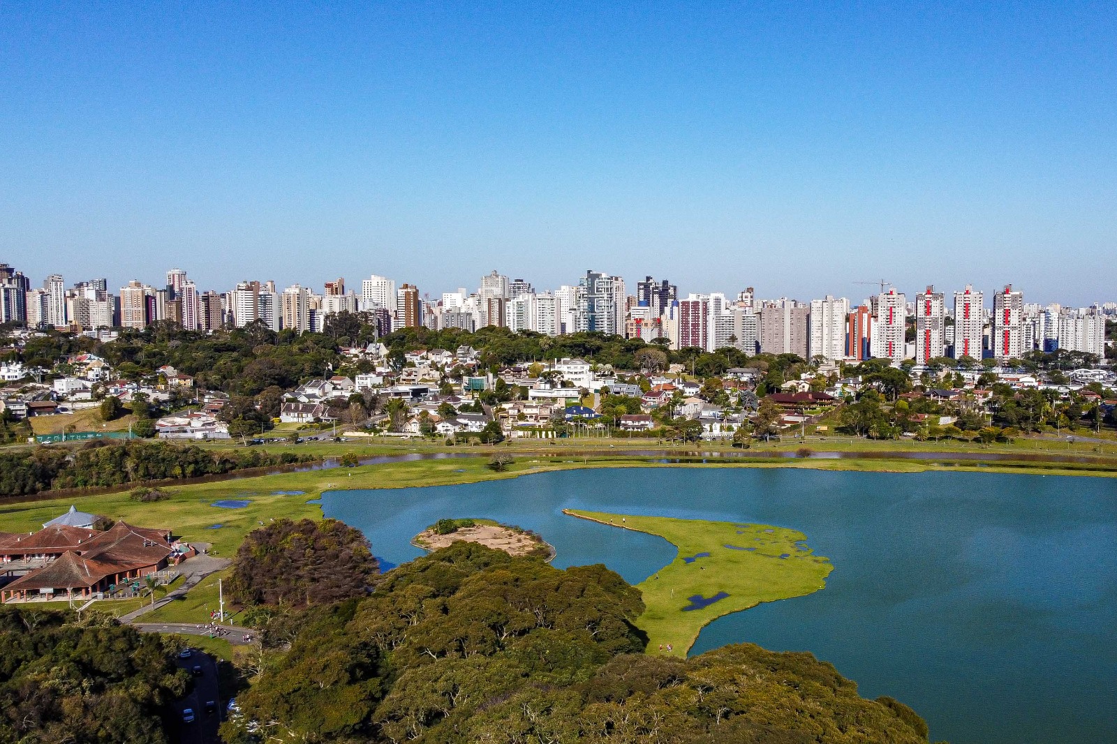 Oito municípios paranaenses integram a lista das 100 maiores economias do país