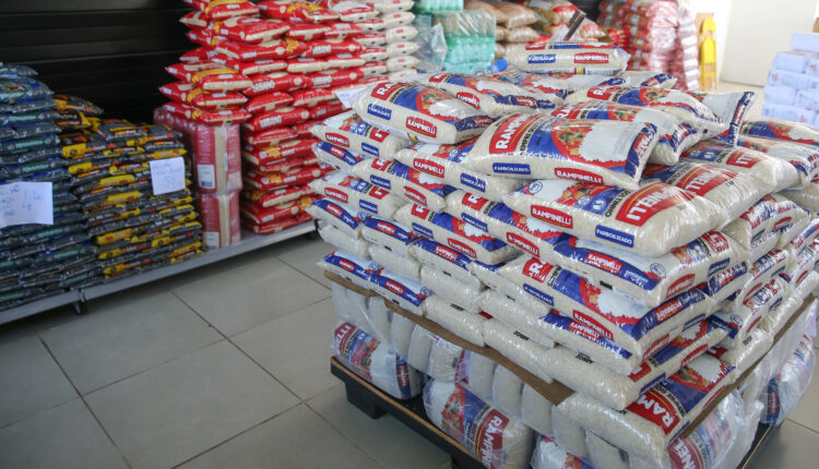 Preços de alimentos e bebidas caíram 0,14% no Paraná em 2023, aponta Ipardes