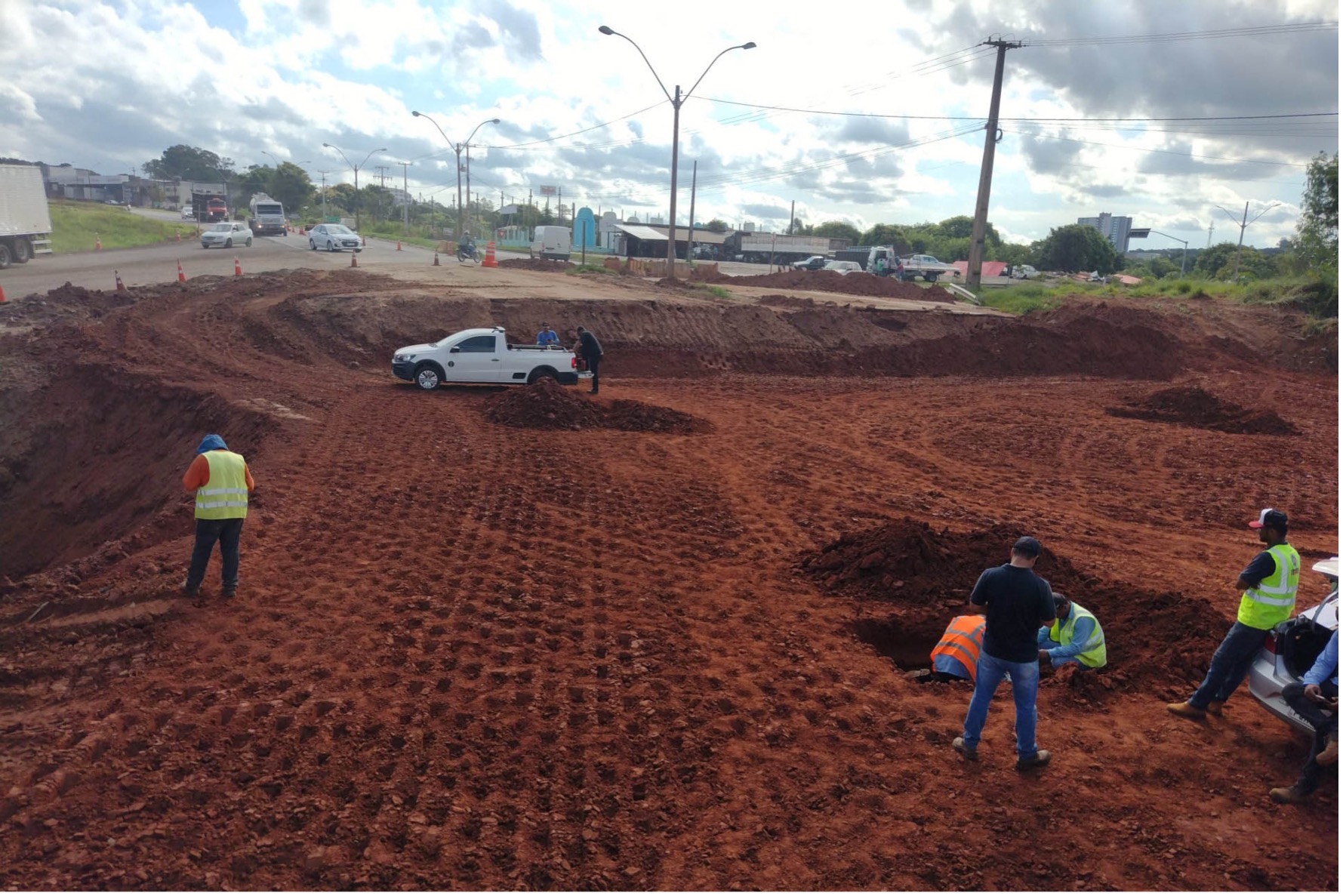 Recuperação emergencial da PR-323 em Umuarama chega a 70% de execução