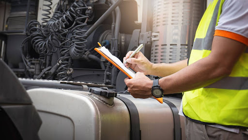 Transporte de produtos perigosos exige constância no aprendizado voltado às regulamentações ambientais