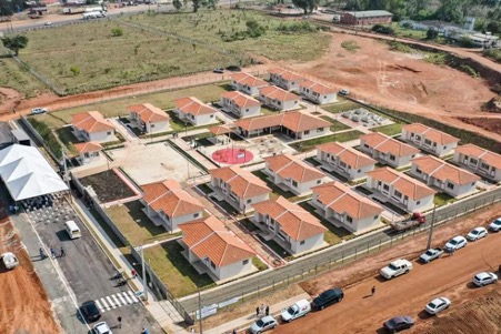 Dinheiro da venda da Copel: mais de R$ 70 milhões devem bancar obras em escolas e construção de Condomínios do Idoso, diz Governo do Paraná